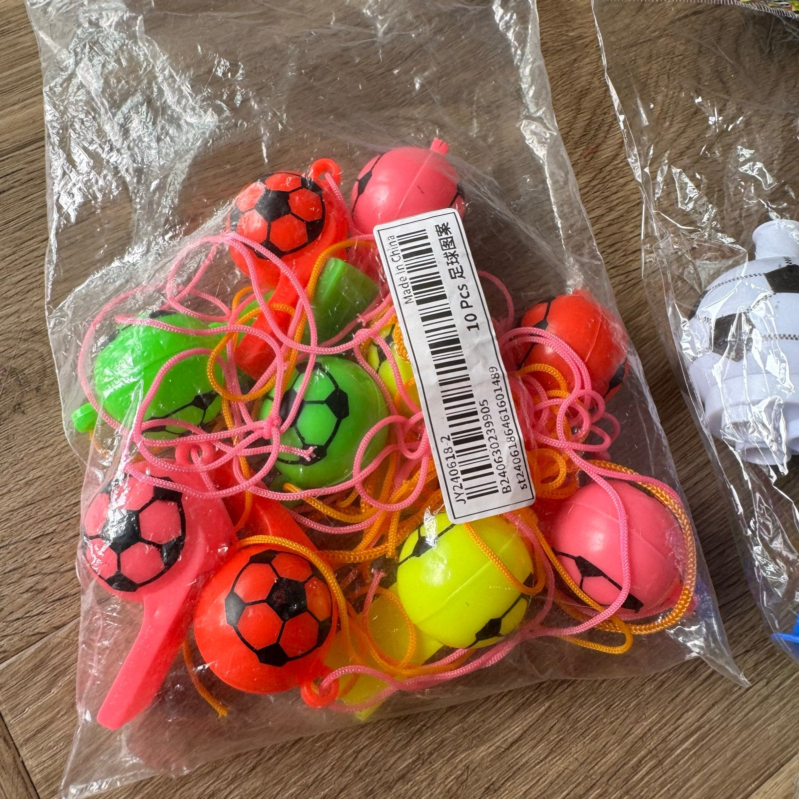 Voetbal Fluitjes & Vuvuzela's - Feest, Carnaval, Kinderfeest, Ophalen of Verzenden, Nieuw, Feestartikel, Carnaval