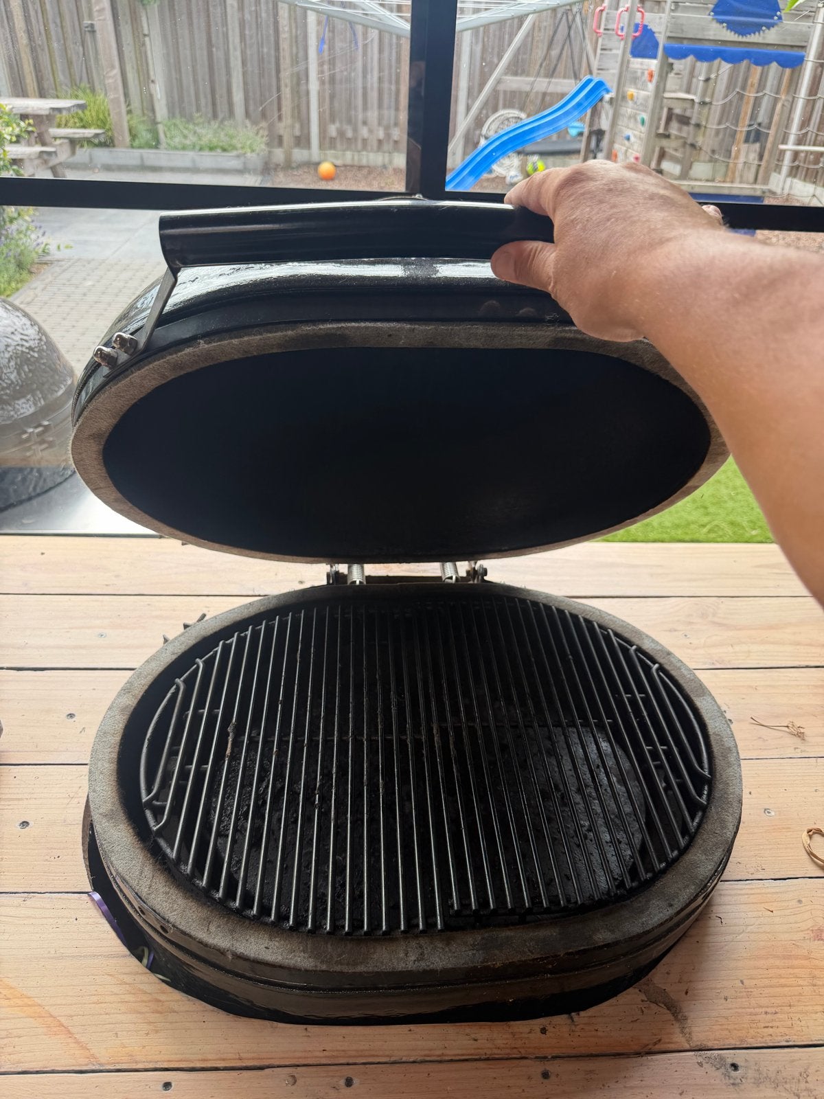 Primo Ovaal Large 300 Kamado BBQ, Ophalen, Gebruikt