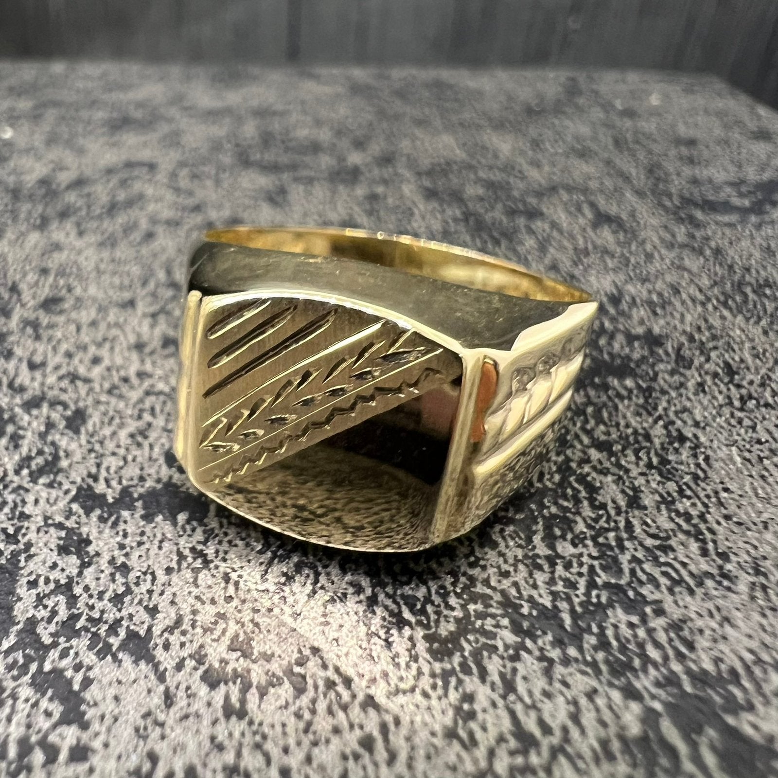 14k gouden zegelring prachtig ring, Ophalen of Verzenden, Zo goed als nieuw, Goud, Dame