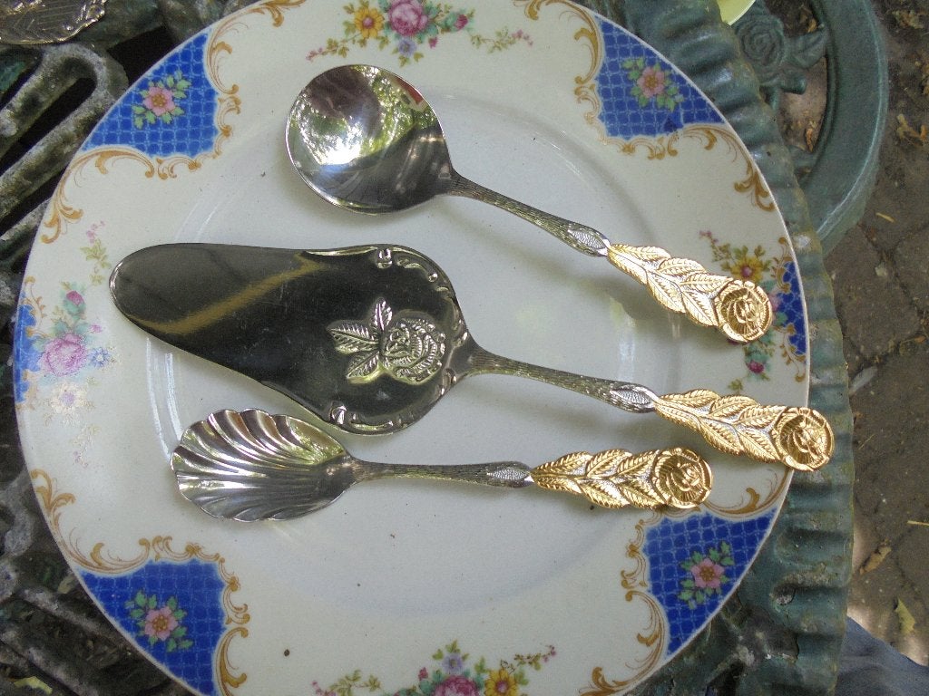 Taart + Koffiebestek met sierlijke roos zilver / goud kleur, Ophalen of Verzenden