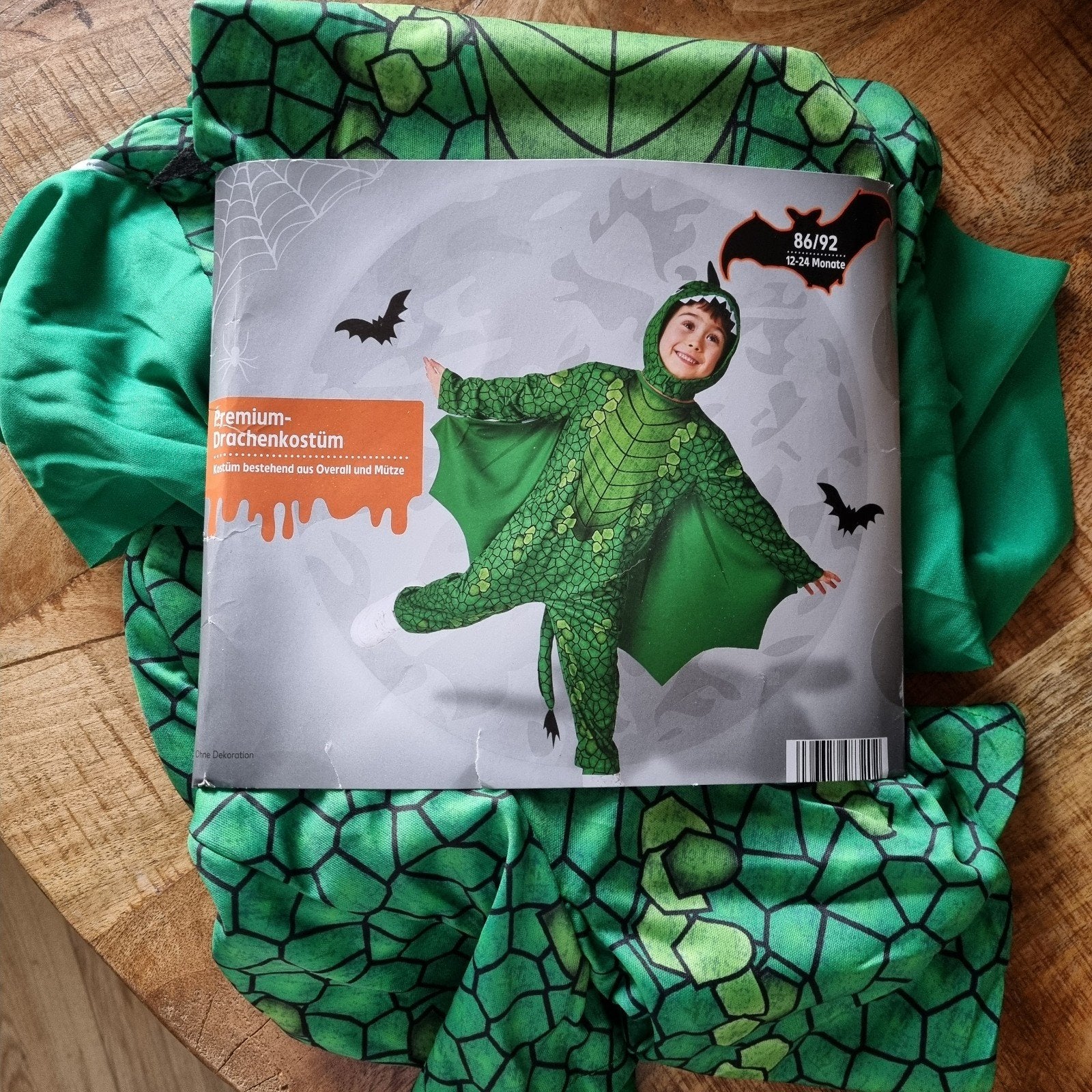 Draakjes kostuum maat 86 nieuw, Verzenden, Nieuw, Jongetje of Meisje, Setje