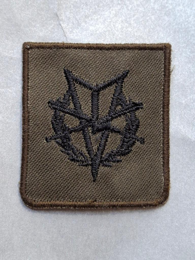 MLV borstembleem, Verzamelen, Militaria | Algemeen, Ophalen of Verzenden, Landmacht, Nederland, Embleem of Badge
