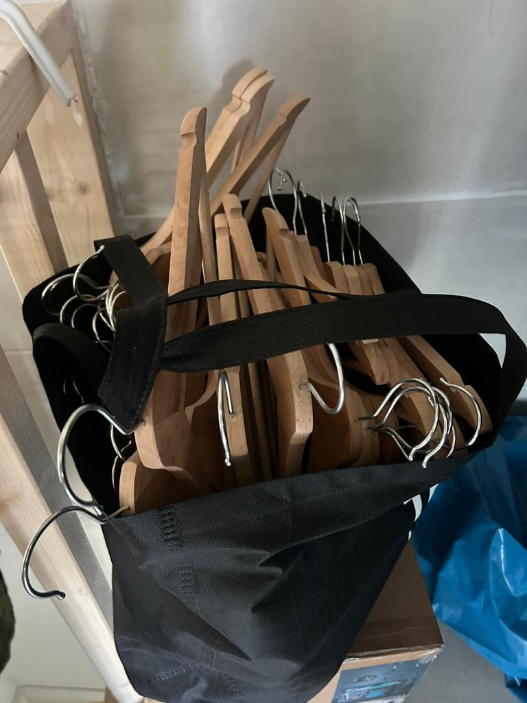 Tas vol ikea hangers, Kleding | Dames, Kledinghangers, Ophalen, Zo goed als nieuw, Hout