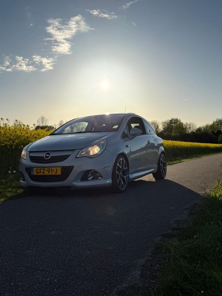 Opel corsa d opc 2011 pano, Auto's, Opel, Particulier, Benzine, MPV, Handgeschakeld, Geïmporteerd, Zilver of Grijs, Ophalen