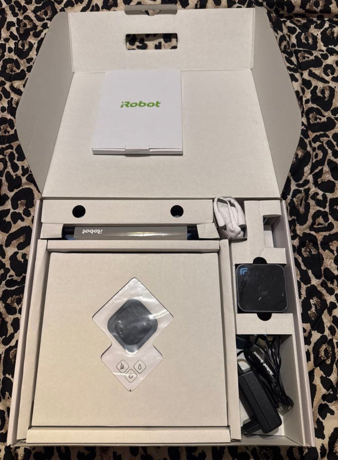 iRobot Braava 390t Dweilrobot - Nieuw in doos, IRobot, Nieuw, Dweilfunctie, Ophalen of Verzenden