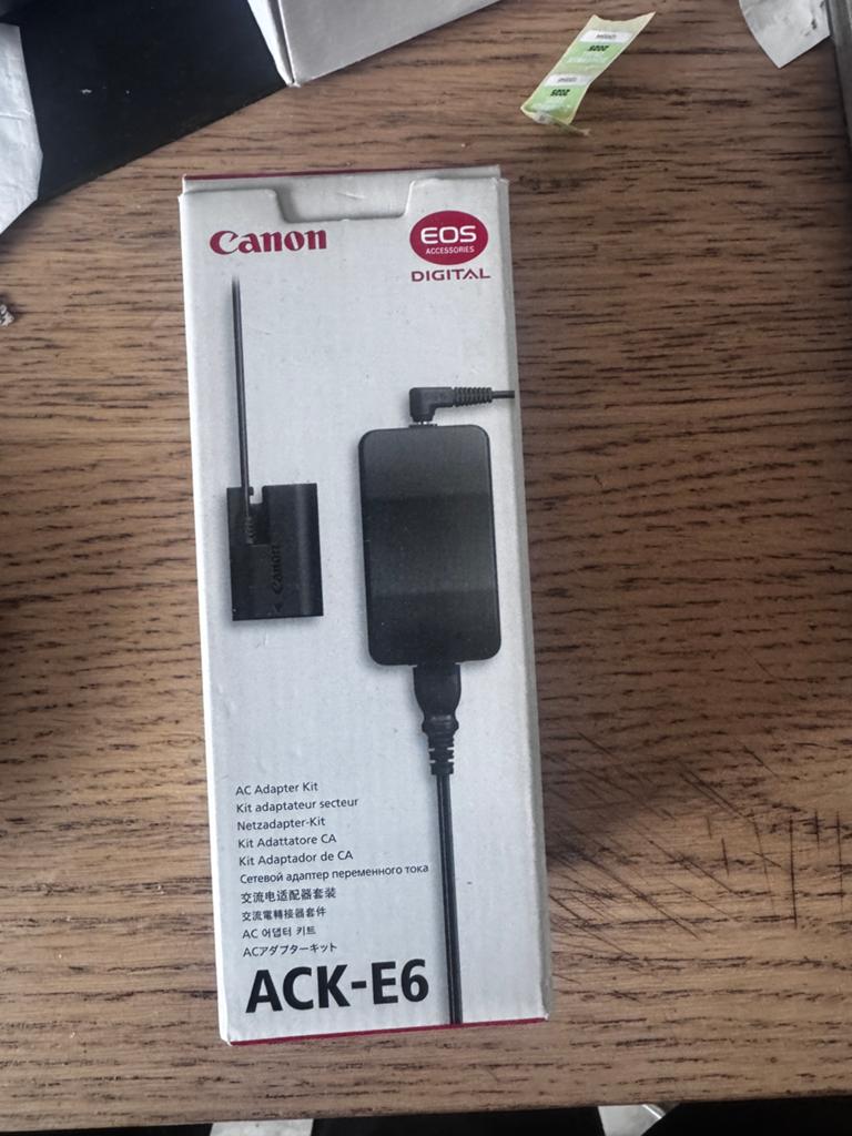 4 X Canon ACK-E6N, Ophalen of Verzenden, Zo goed als nieuw, Canon, Geen optische zoom