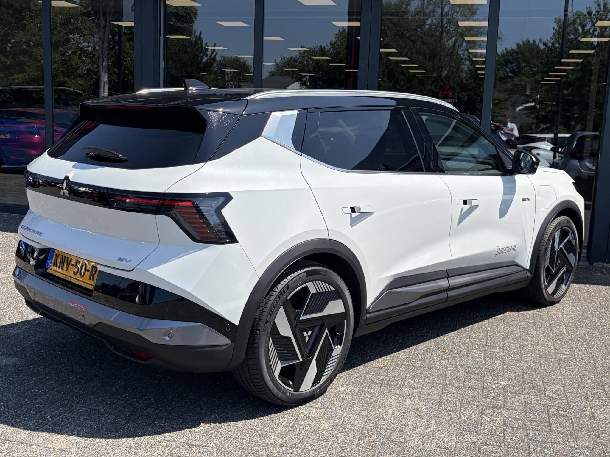 Mitsubishi Eclipse Cross Intense+ 87 kWh | DEMO | Two-Tone |, Auto's, Eclipse Cross, Huisgarantie, Automatische klimaatregeling