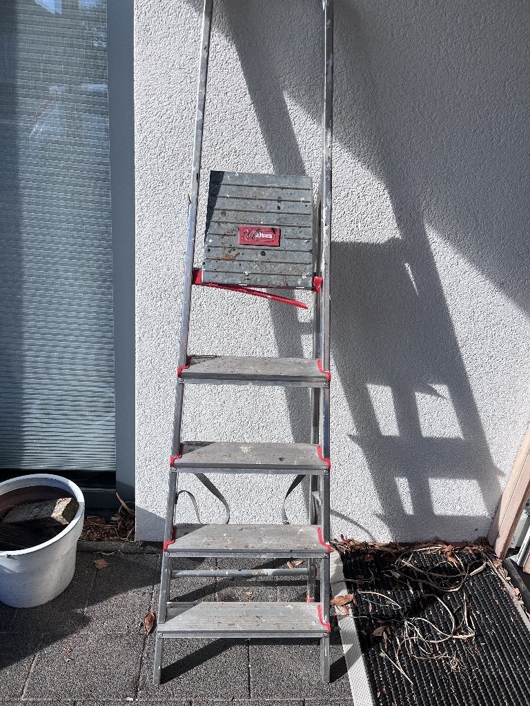 Altrex ladder vier tredes en plateautje, Ophalen, Gebruikt, Ladder, 2 tot 4 meter