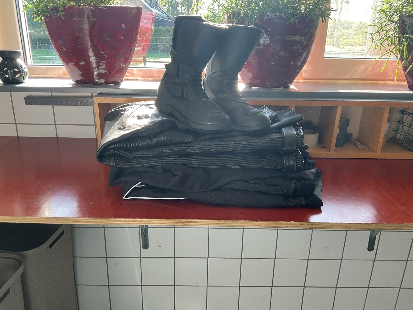 Gezocht handelaren in tweede hands motorkleding, Ophalen, Tweedehands