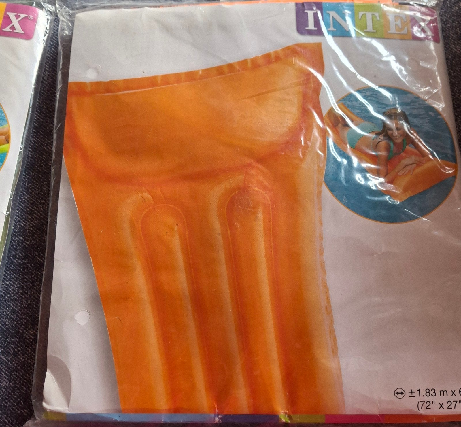 2X intex Luchtbed voor Waterplezier - Diverse Kleuren, Ophalen, Nieuw, 1-persoons