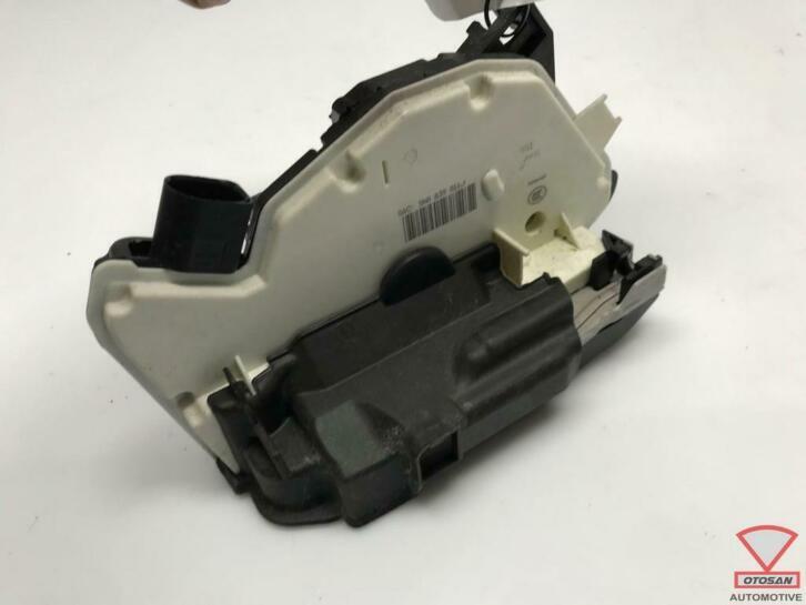 vw tiguan 5n slotmechaniek portier rechts achter 5n0839016j, Gebruikt, Volkswagen, Volkswagen AG, Achter
