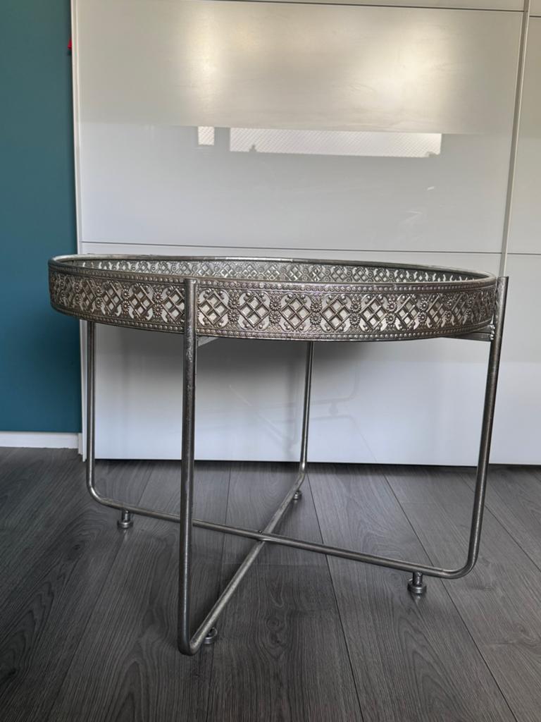 Zilverkleurige vintage Marokkaanse bijzettafel, Minder dan 55 cm, Bohémien, marrakech, Metaal of Aluminium, Rond