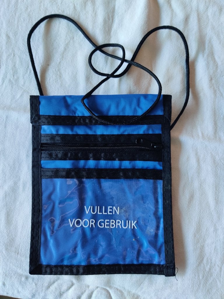 1 klein blauw tasje / portemonnee, 14x18 cm., Sieraden, Tassen en Uiterlijk, Portemonnees, Ophalen of Verzenden, Gebruikt, Blauw