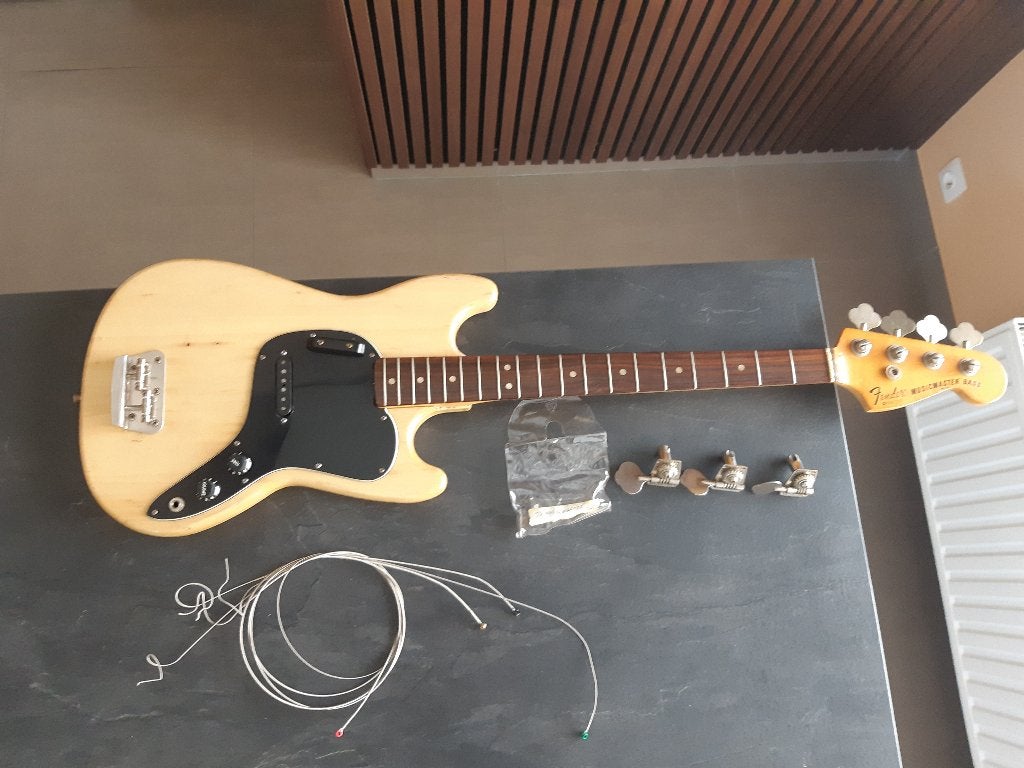 fender musicmaster basgitaar, Ophalen of Verzenden, Gebruikt, Elektrisch