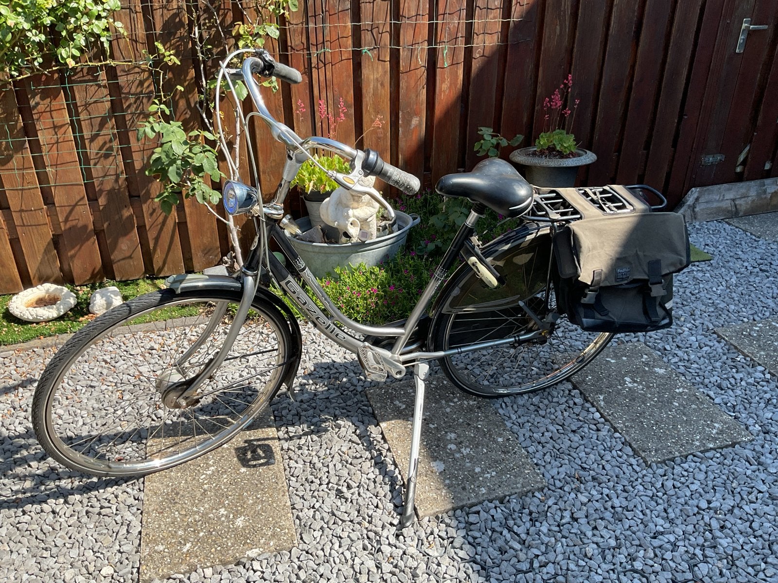 Gazelle damesfiets met lage instap en fietstassen, Ophalen, Velgrem, Gazelle, 53 tot 56 cm