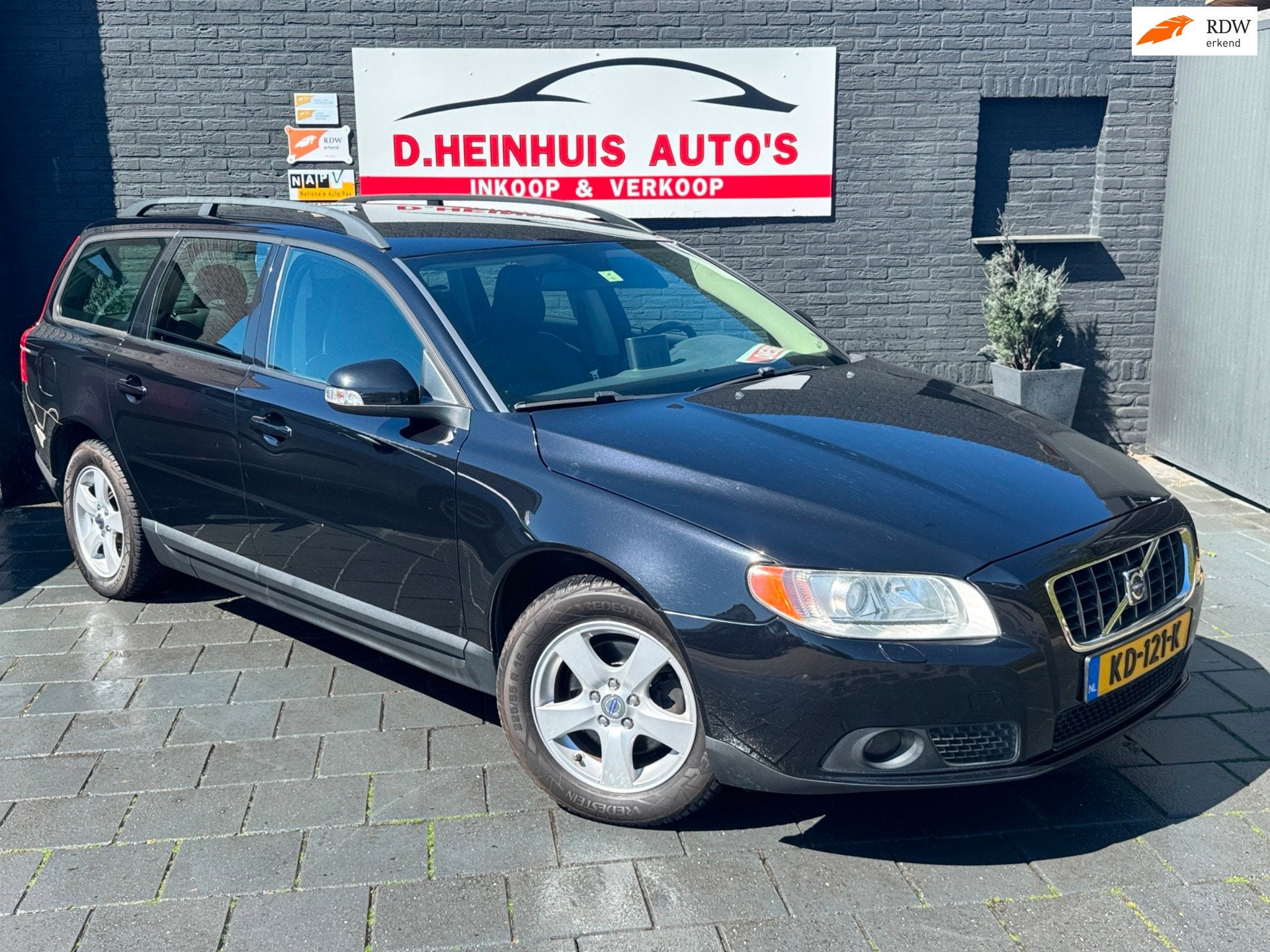 Volvo V70 2.0D Momentum APK 05-2027, Auto's, Volvo, Voorwielaandrijving, 136 pk, Gebruikt, 4 cilinders