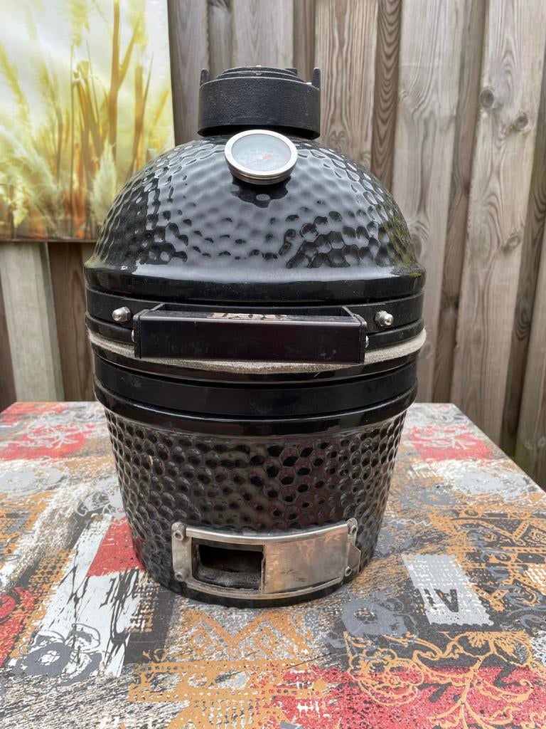 Zwarte kamado barbecue mini, Tuin en Terras, Houtskoolbarbecues, Ophalen of Verzenden, Gebruikt