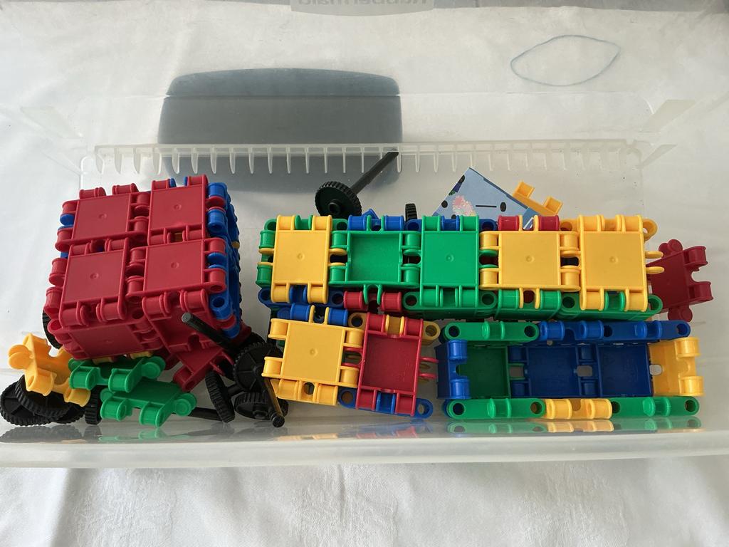 Set CLICS voor het maken van auto met wieltjes, Hobby en Vrije tijd, Ministeck, Ophalen, Zo goed als nieuw