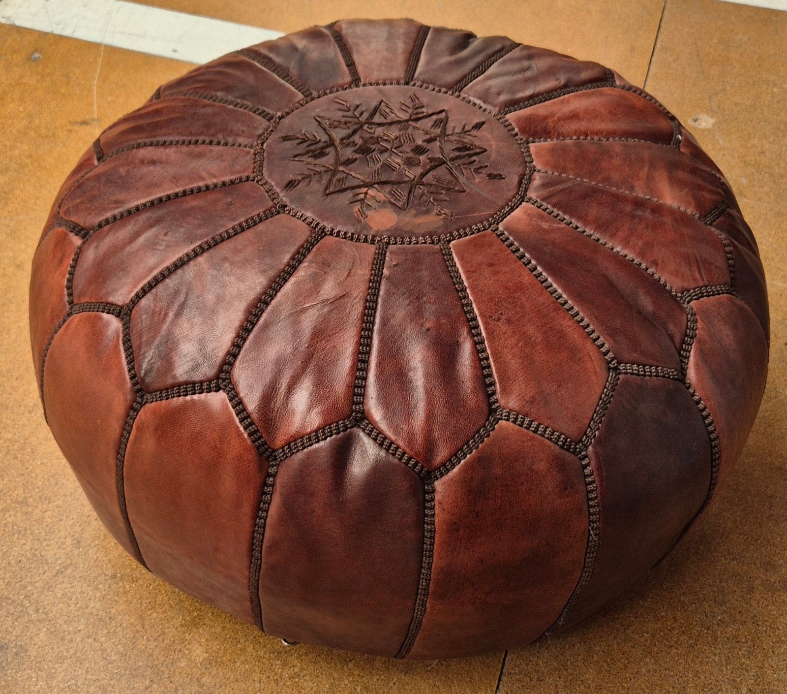 nieuwe Marokkaanse handgemaakte leren poef, gevuld, Minder dan 50 cm, Rond, Nieuw, Ophalen of Verzenden