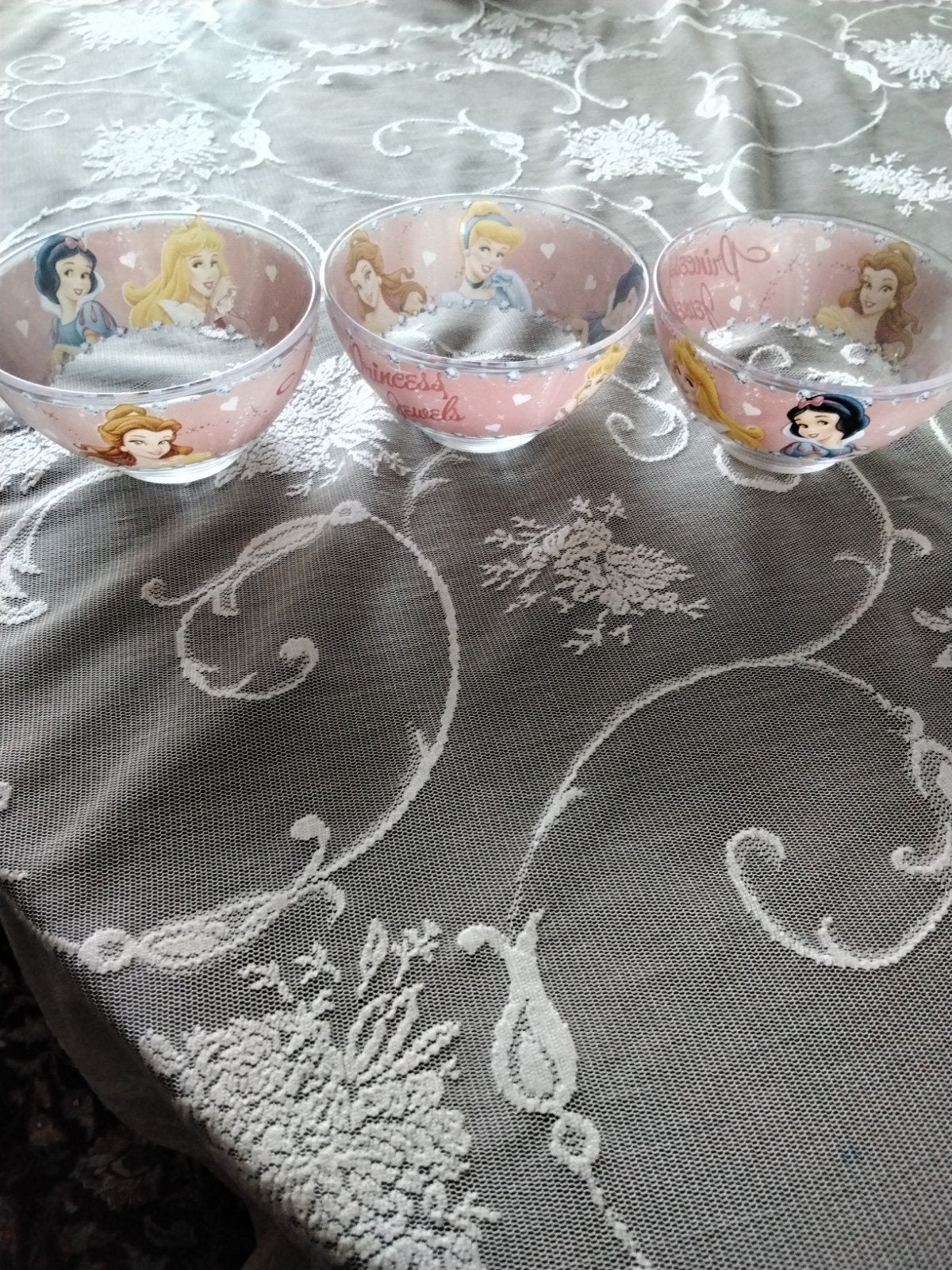 3 glazen schaaltjes Disney ARC France,  Princess jewels, Ophalen of Verzenden, Zo goed als nieuw, Servies