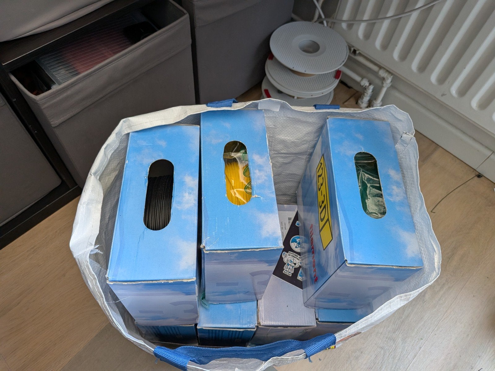 7 spoelen PLA filament, deels gebruikt en droog bewaard, Computers en Software, Ophalen, Gebruikt, Filament