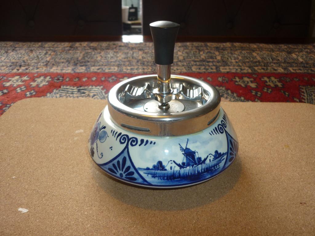 Vintage draaibare asbak , handbeschilderd in goede staat, Verzamelen, Ophalen of Verzenden, Zo goed als nieuw, Asbak