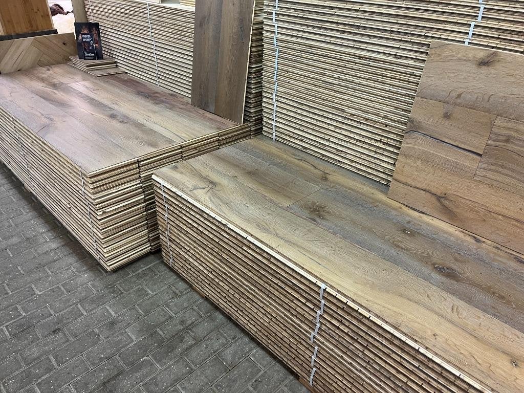 Gezandstraald eiken planken 15x260mm, gerookt en wit geolied
