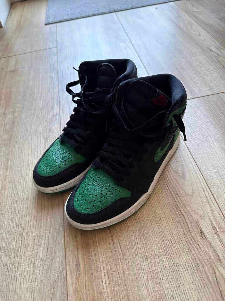 Jordan 1 High Pine Green maat 40, Kleding | Heren, Schoenen, Overige kleuren, Ophalen of Verzenden, Sneakers of Gympen, Zo goed als nieuw