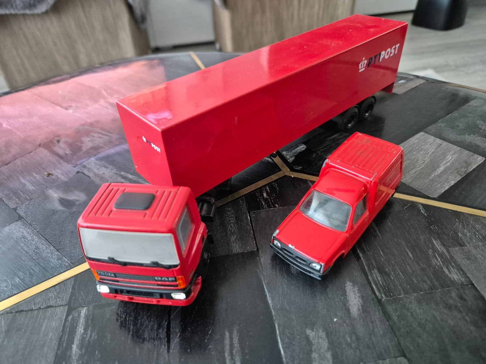 Miniatuur ptt postauto's, Ophalen, Bus of Vrachtwagen, Lion Toys