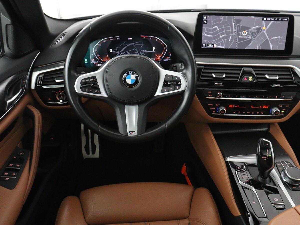 BMW 5-serie Touring 520i Business Edition Plus | Panoramadak, Auto's, Automaat, 1998 cc, Gebruikt, Euro 6