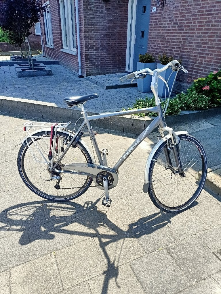 Trek Navigator T500, 28 inch, Gebruikt, Meer dan 20 versnellingen, 53 tot 57 cm