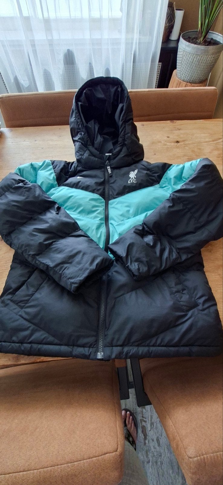Nike Liverpool FC Puffer Jas - Zwart/Turquoise, Kinderen en Baby's, Ophalen of Verzenden, Zo goed als nieuw