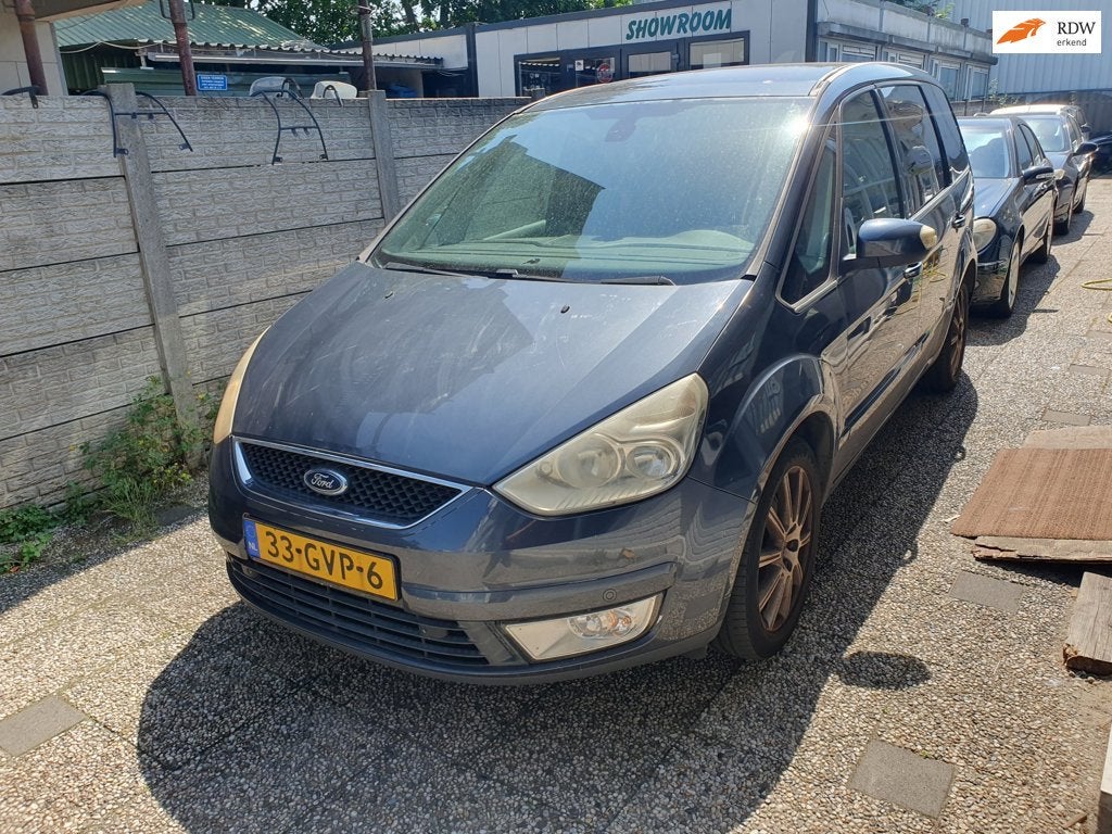 Ford Galaxy 2.0-16V Ghia 7 x persoons uitvoering, Voorwielaandrijving, Gebruikt, Zwart, 7 stoelen