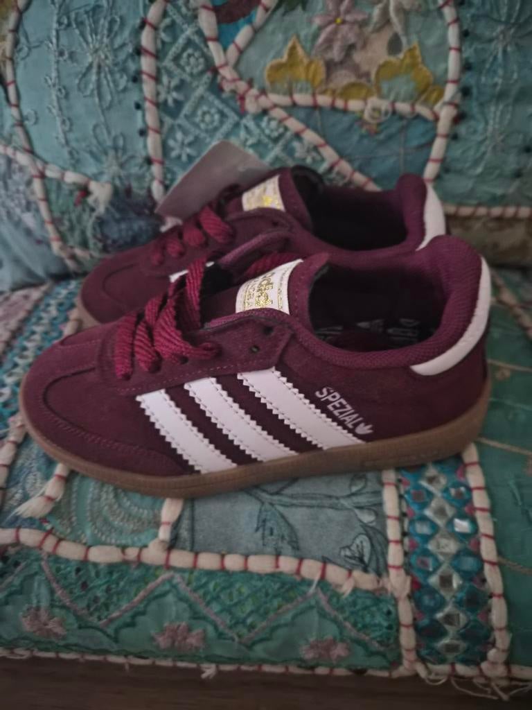 ADIDAS HANDBALL SPEZIAL BORDEAUX 29, Ophalen of Verzenden, Nieuw, Jongen of Meisje