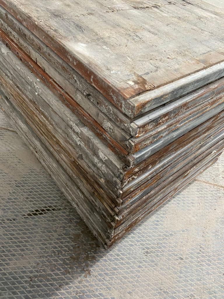 Gebruikte steenschot grenen 5x105x140 CM met stalen rand, Gebruikt, Grenen, Overige typen