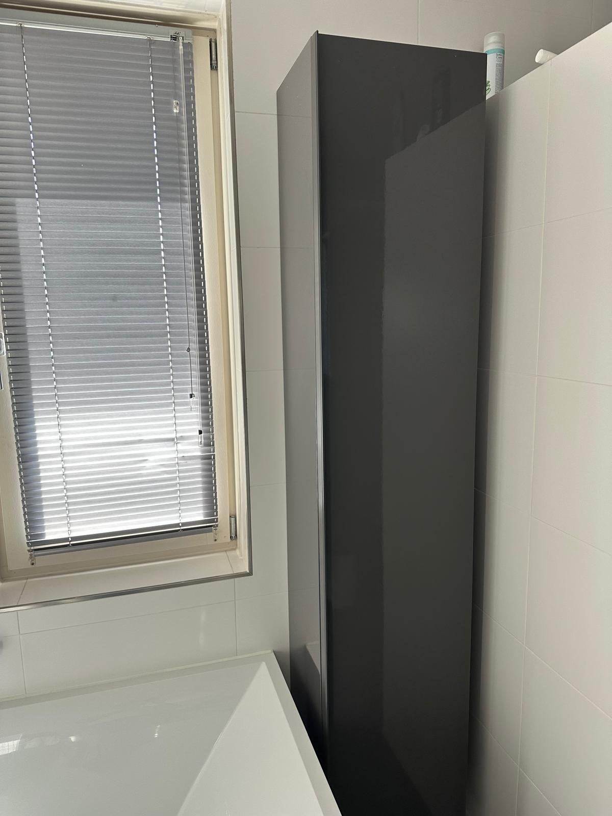 Smalle hoge donker grijze ikea kast, Ophalen