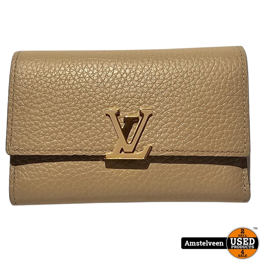 Louis Vuitton M62159 Capucines Compact Wallet