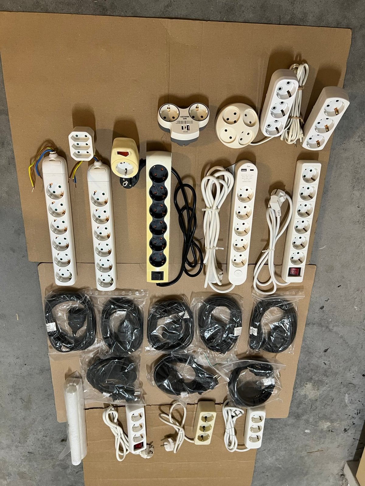 Stekkerdozen klein/groot en kabels 23 stuks., Ophalen of Verzenden, Zo goed als nieuw, Kabel of Snoer