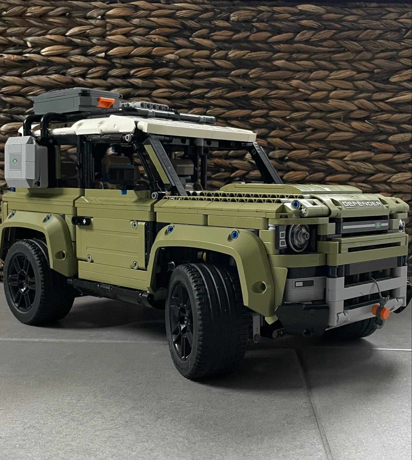 Lego Technic Land Rover Defender 42110, Ophalen of Verzenden, Zo goed als nieuw, Overige merken
