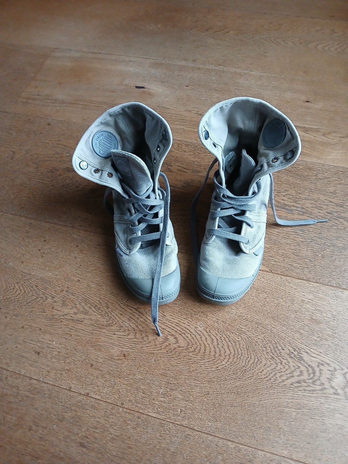 Schoenen maat: 42 Merk: palladium kleur grijs, Kleding | Dames, Ophalen, Zo goed als nieuw, Grijs, Sneakers of Gympen