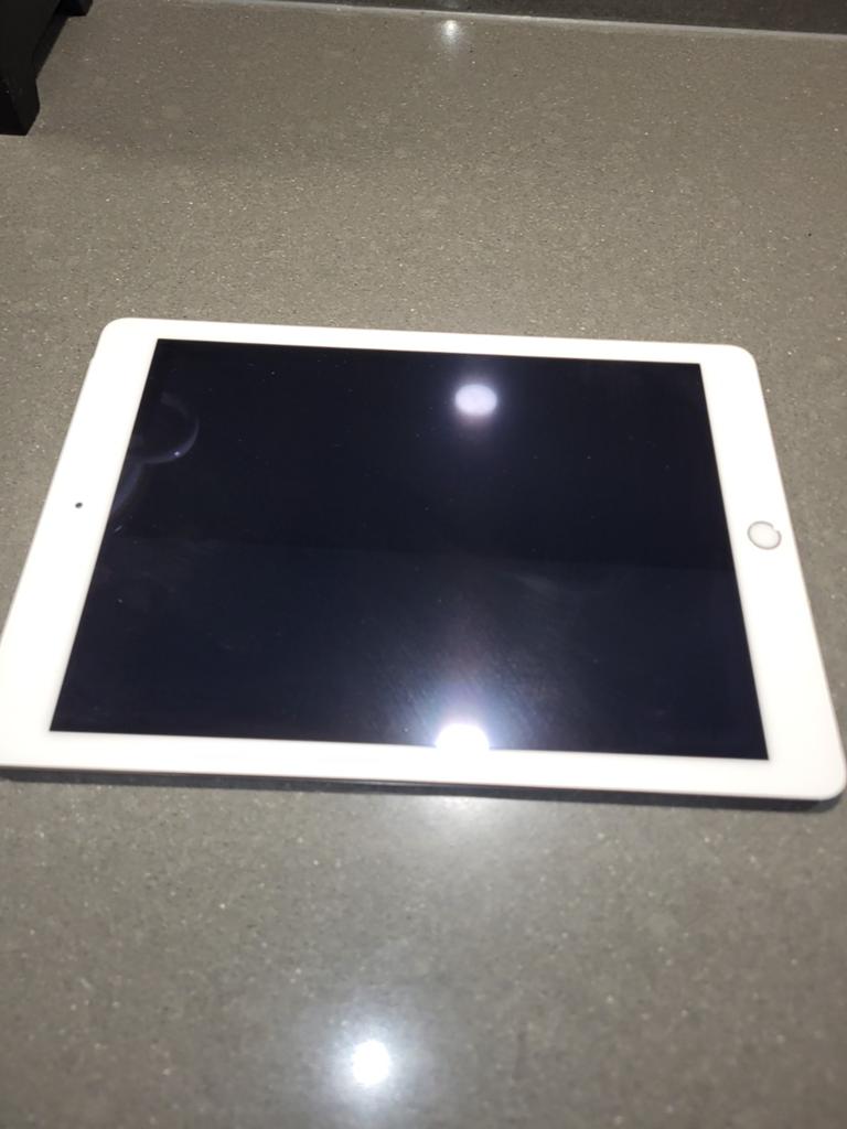Apple iPad Air 2 (A1567) - Zo goed als nieuw Wifi +Sim, Computers en Software, Apple iPads, 10 inch, 32 GB, Apple iPad Air, Ophalen of Verzenden