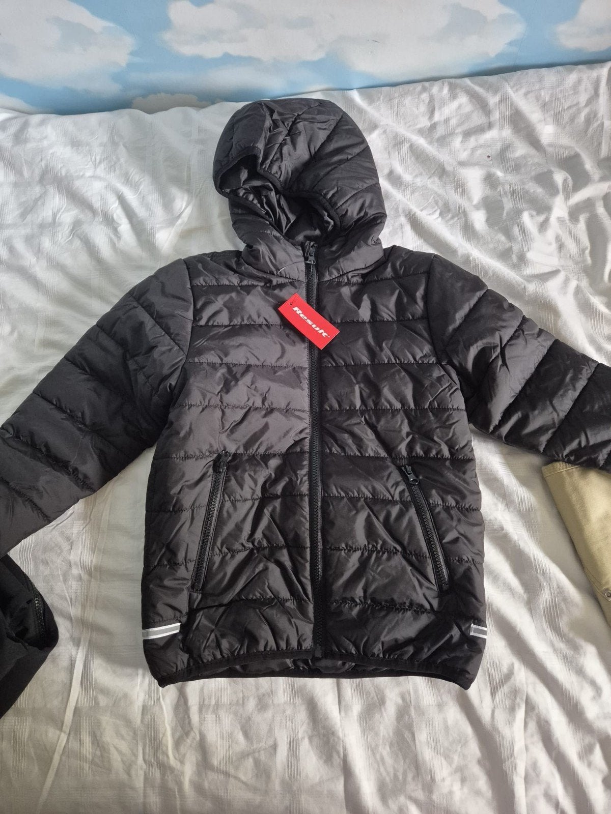Jongens kledingpakket: Nike trainingspak, Vingino set en jas, Nieuw, Ophalen of Verzenden, Setje, Nike, Vingino, Result