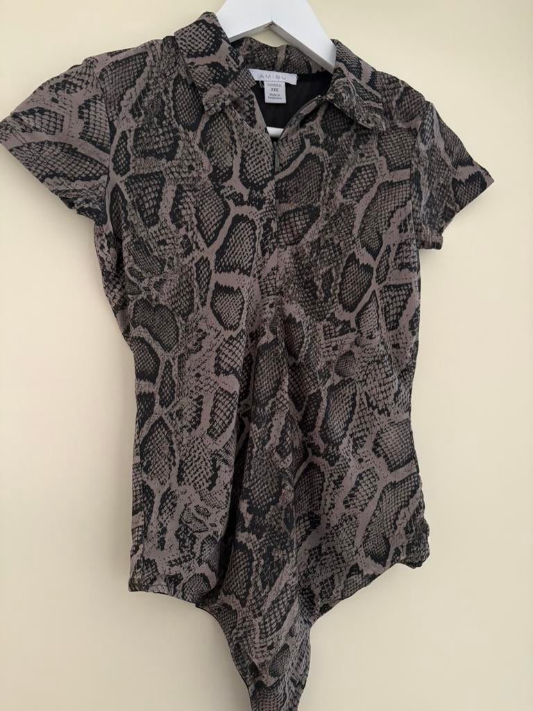 Body Amisu maat xxs, Verzenden, Zwart, Zo goed als nieuw, Korte mouw