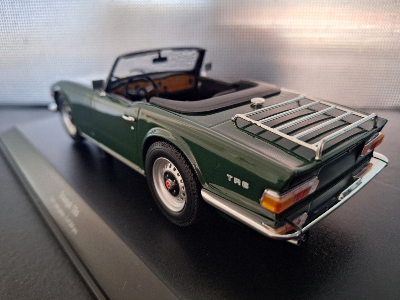 Triumph TR6 1969 Schaal 1:18, Minichamps, Auto, Nieuw, Ophalen of Verzenden