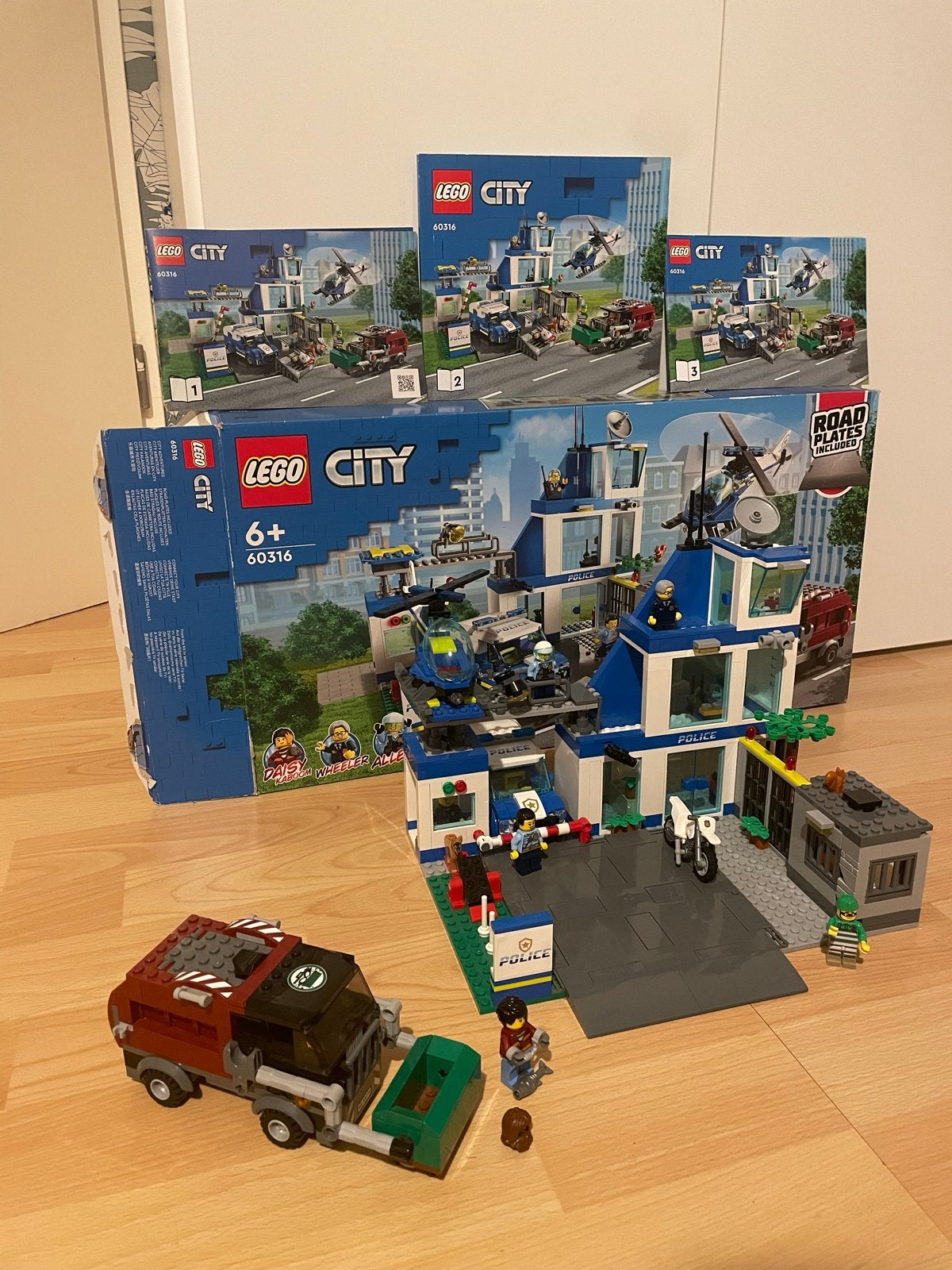 LEGO City Politiebureau 60316 - Compleet met doos, Kinderen en Baby's, Ophalen, City, Lego, Inclusief accessoires