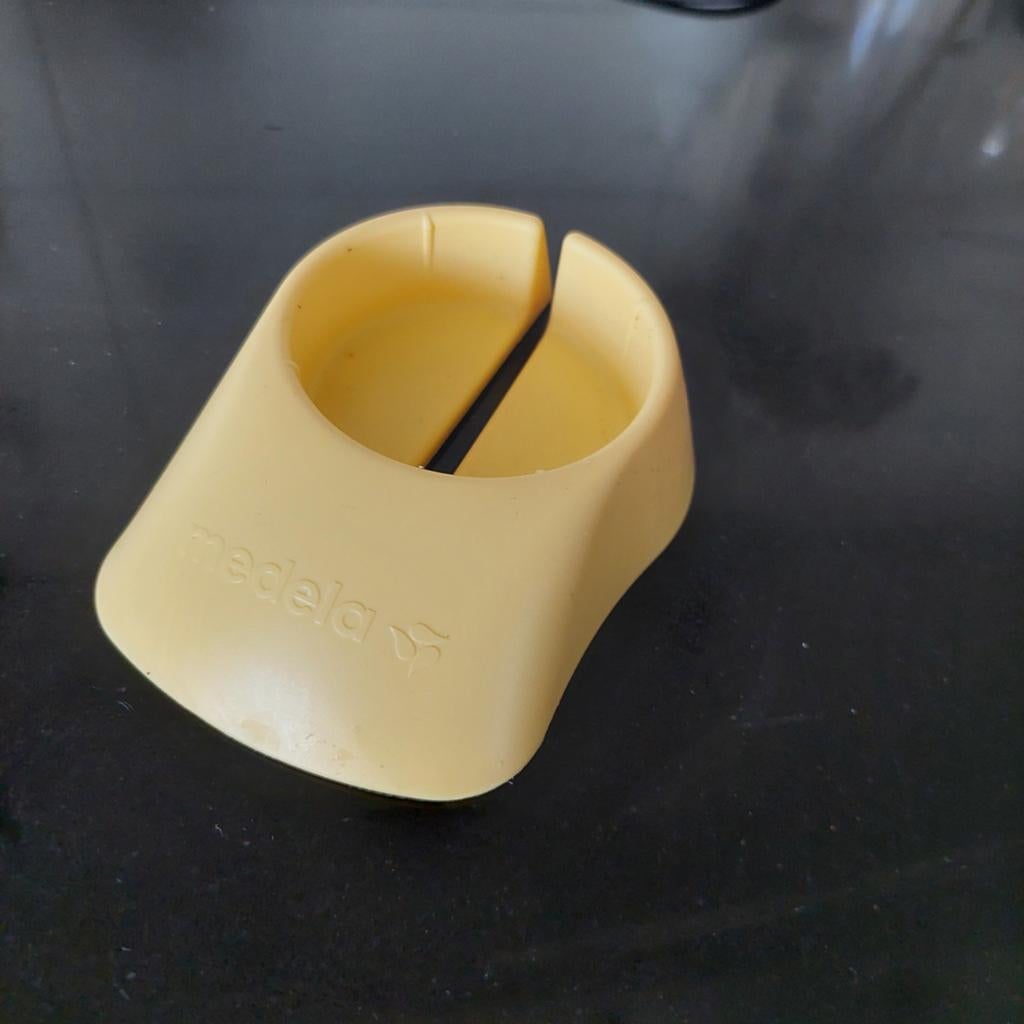medela houder fles flessenhouder, Kinderen en Baby's, Ophalen of Verzenden, Zo goed als nieuw, Overige typen