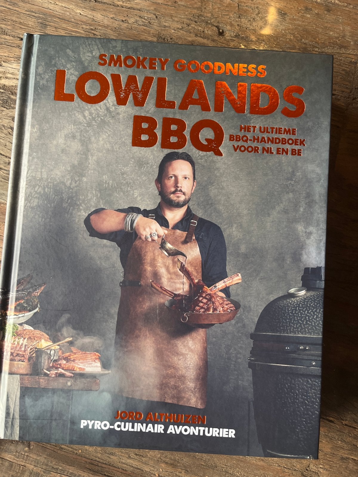 Smokey Goodness Lowlands BBQ: Het Ultieme BBQ-Handboek, Boeken, Ophalen of Verzenden, Zo goed als nieuw, Overige gebieden, Hoofdgerechten