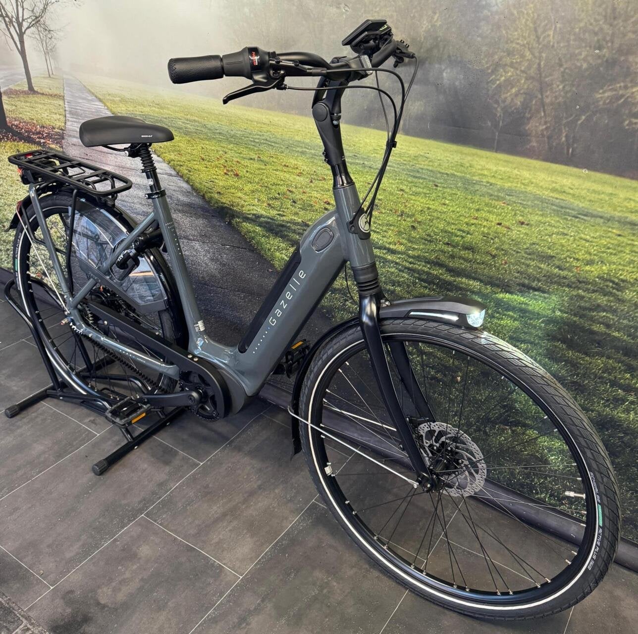 Foto 3 van Elektrische fiets Gazelle Grenoble C5 | AANBIEDING | NIEUW