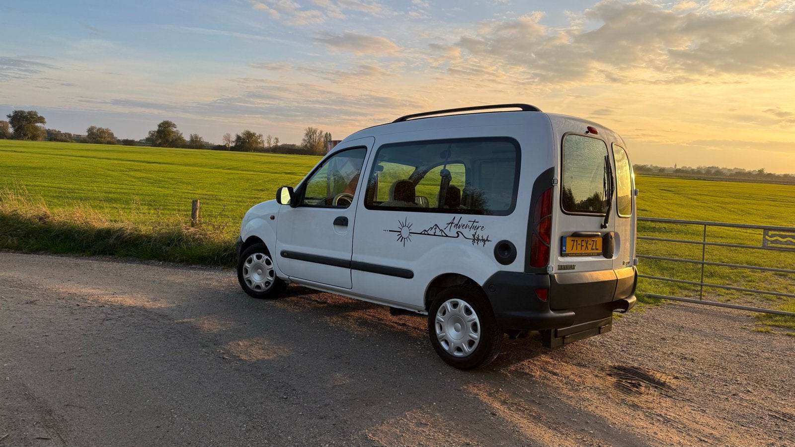 Renault Kangoo automaat Wit minicamper rolstoeluitvoering, Auto's, 4 cilinders, Wit, Origineel Nederlands, Bedrijf