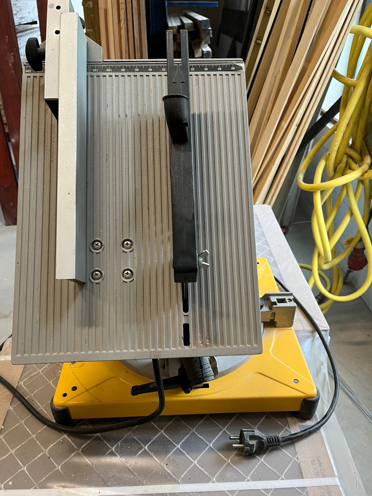 Afkortzaag de walt, Ophalen, 1200 watt of meer, Afkortzaag, 30 tot 70 mm